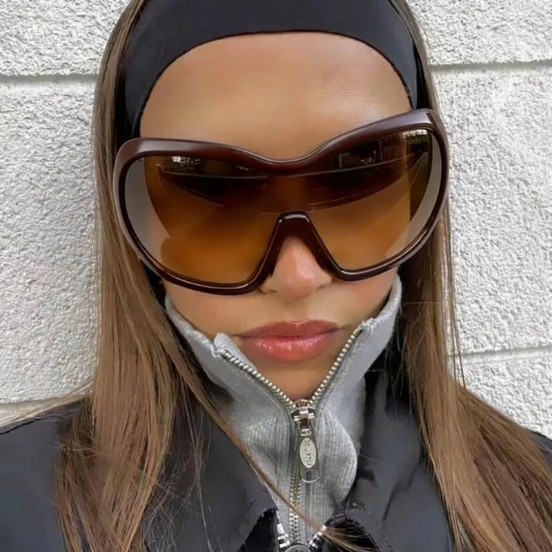 One Piece Oversized Y2K Sungla - Vintage Fashion Pieces review and price